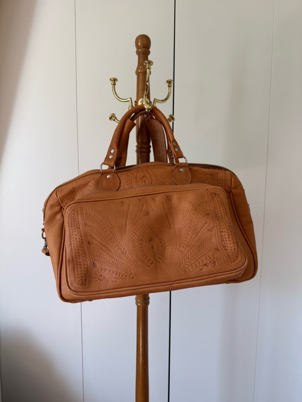 Ropin west tooled leather weekender carryon - Picture 2 of 10